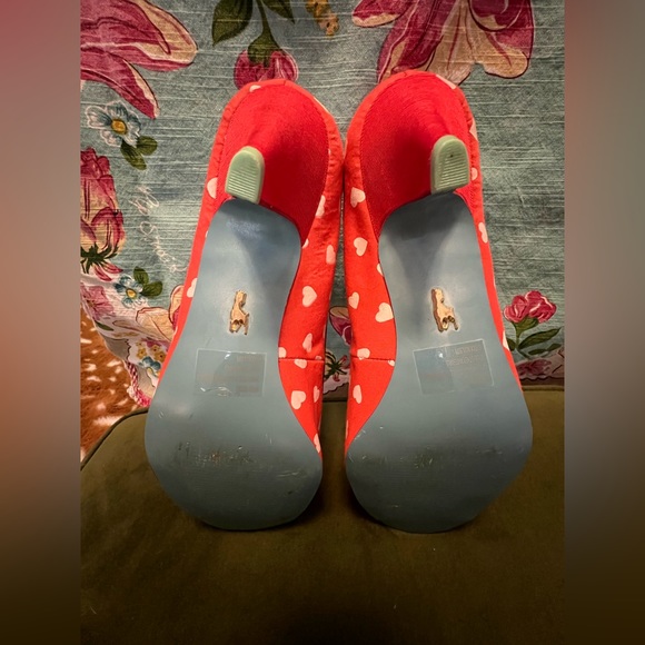 ADORABLE ModCloth Babycham peep toe kitten-heel shoes with heart pattern Sz 9 - Picture 9 of 12